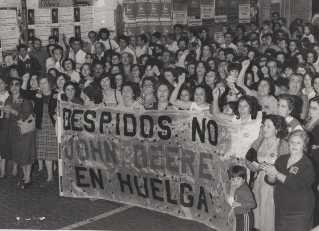 Fotografía de la huelga del 1981 en la fábrica John Deere